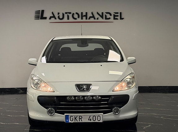 Peugeot 307 2 of 15