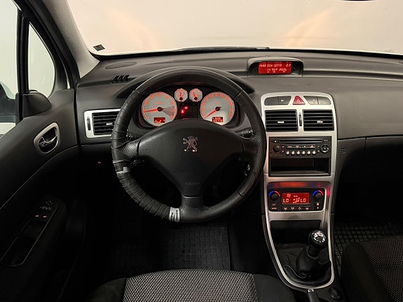 Peugeot 307 11 of 15