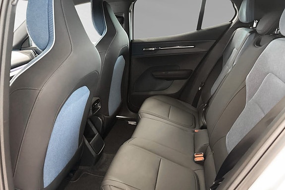 Volvo EX30 8 of 30