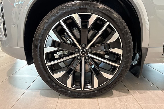 Volvo XC90 19 of 30