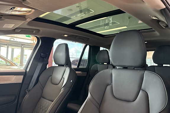 Volvo XC90 20 of 30