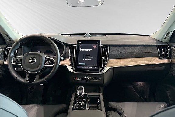 Volvo XC90 9 of 30