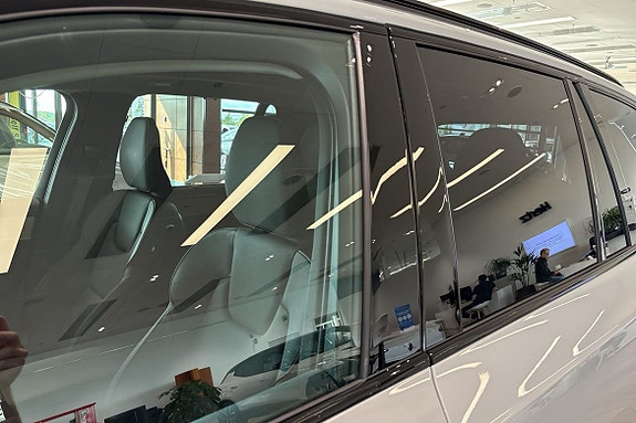 Volvo XC90 16 of 30