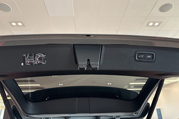 Volvo XC90 15 of 30