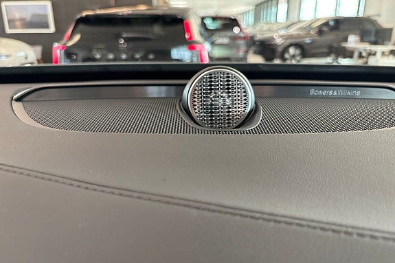 Volvo XC90 26 of 30