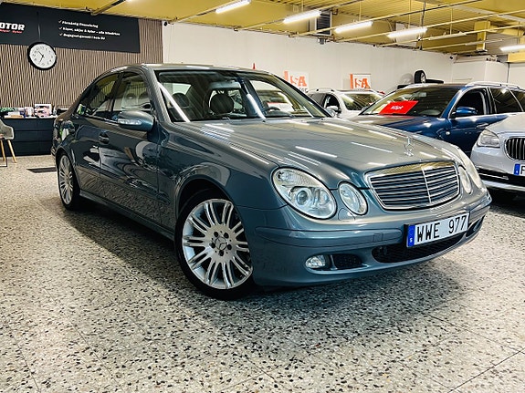 Mercedes-Benz E200 2 of 19