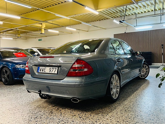 Mercedes-Benz E200 4 of 19