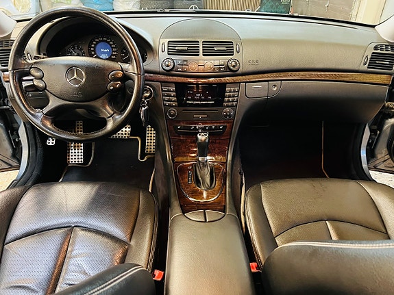 Mercedes-Benz E200 9 of 19