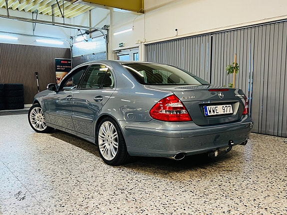 Mercedes-Benz E200 3 of 19