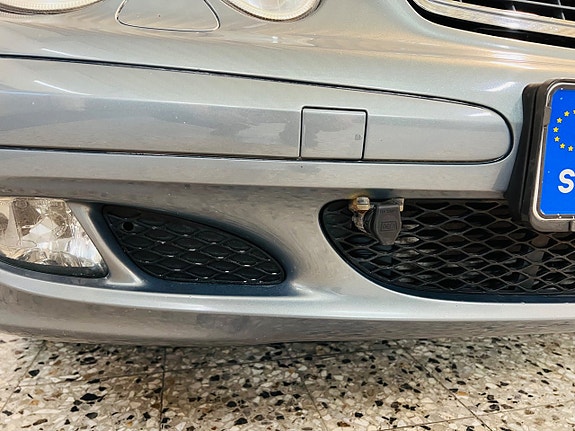 Mercedes-Benz E200 7 of 19