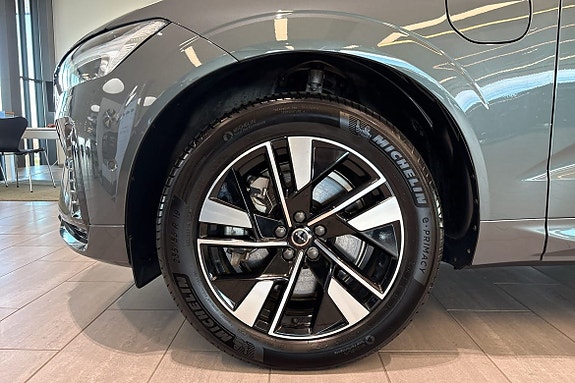Volvo XC60 18 of 30