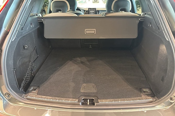 Volvo XC60 13 of 30
