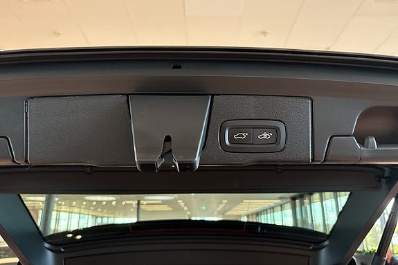 Volvo XC60 14 of 30