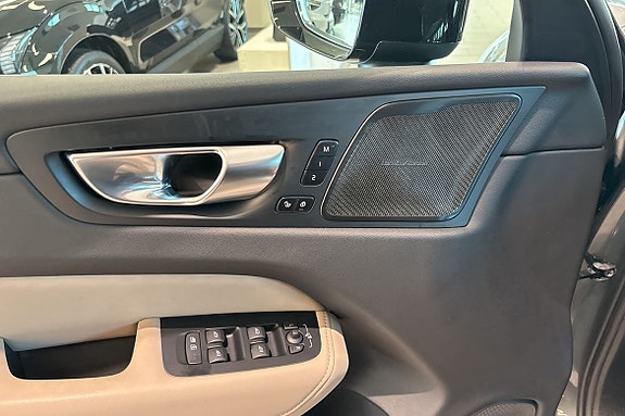 Volvo XC60 23 of 30
