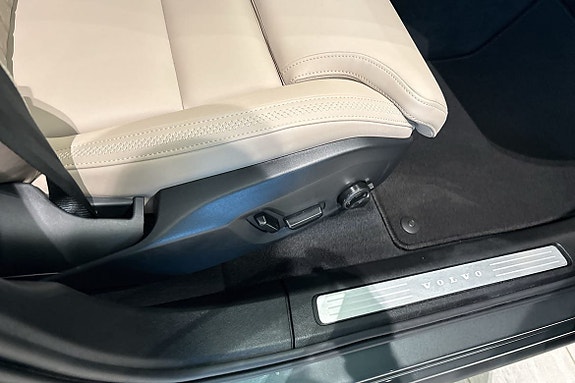 Volvo XC60 22 of 30