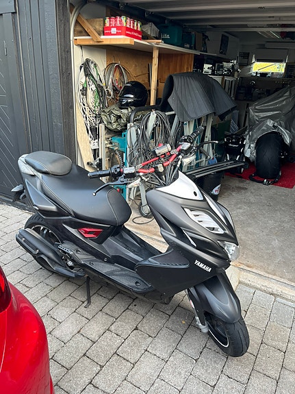 Yamaha Aerox naked 2 of 4