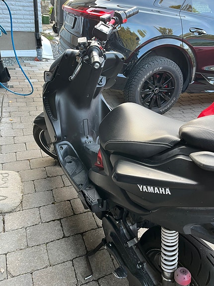 Yamaha Aerox naked 3 of 4