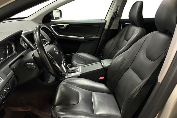Volvo XC60 13 of 30