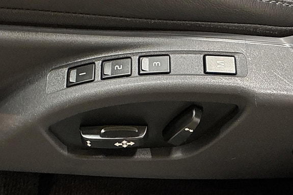 Volvo XC60 25 of 30