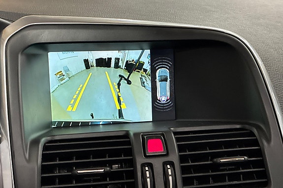 Volvo XC60 20 of 30