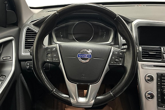 Volvo XC60 16 of 30