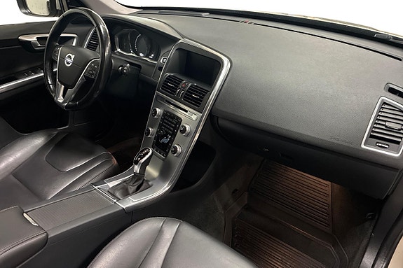 Volvo XC60 15 of 30