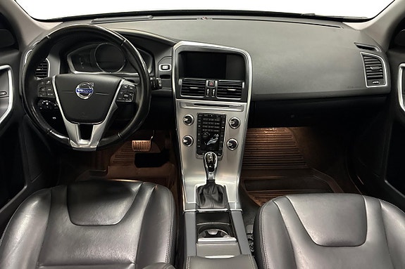 Volvo XC60 12 of 30