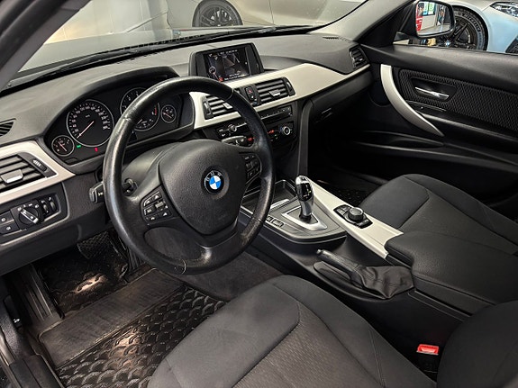 BMW 330d 13 of 30