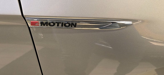 Volkswagen Passat 19 of 21