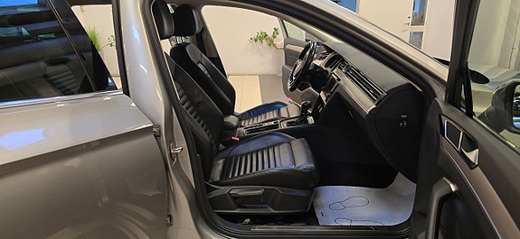 Volkswagen Passat 18 of 21