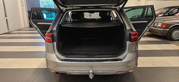 Volkswagen Passat 16 of 21