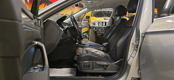Volkswagen Passat 10 of 21