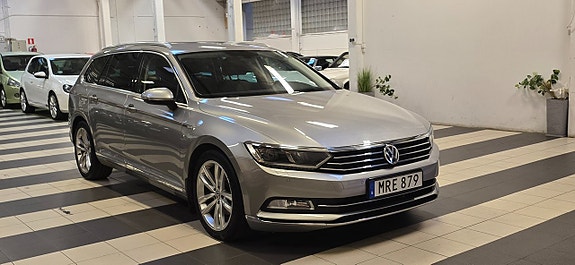 Volkswagen Passat 2 of 21