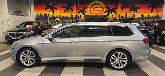 Volkswagen Passat 4 of 21