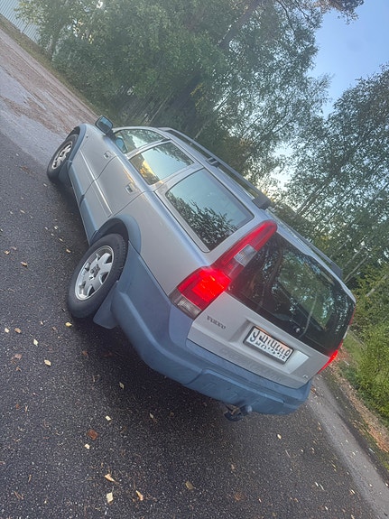 Volvo XC70 4 of 7