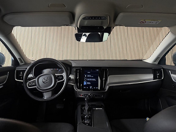 Volvo V90 14 of 30