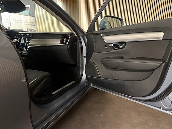 Volvo V90 29 of 30