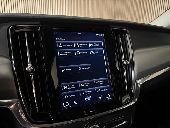 Volvo V90 22 of 30