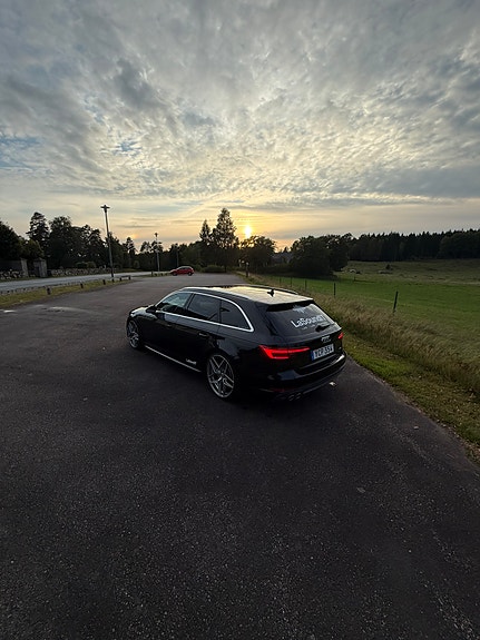 Audi A4 5 of 13