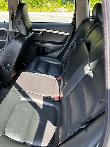 Volvo V70 8 of 8