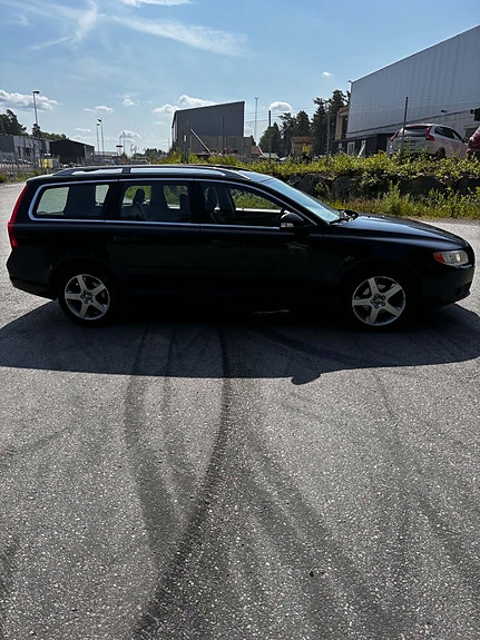 Volvo V70 4 of 8