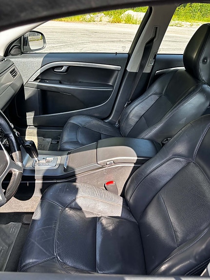 Volvo V70 5 of 8