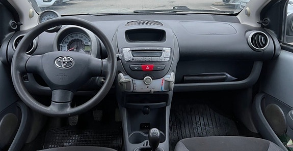 Toyota Aygo 5 of 8