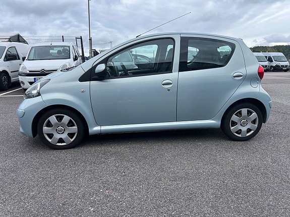 Toyota Aygo 4 of 8