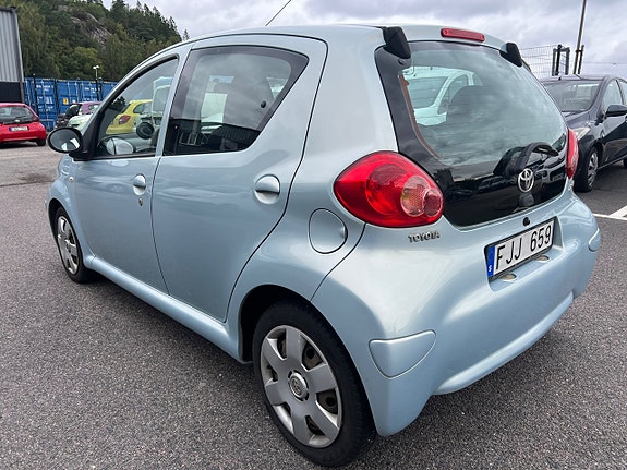 Toyota Aygo 6 of 8