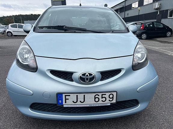 Toyota Aygo 3 of 8
