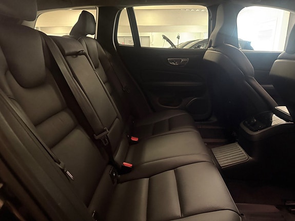 Volvo V60 25 of 27