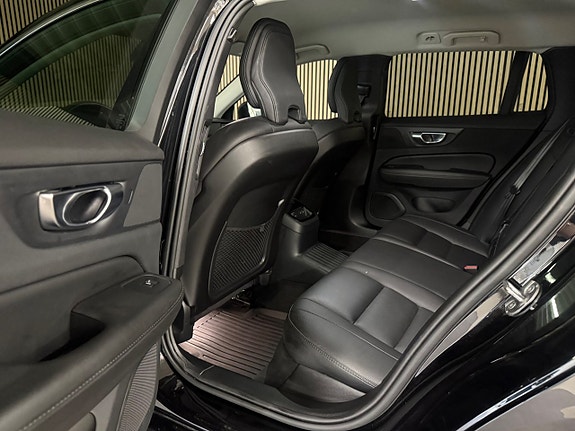 Volvo V60 12 of 27