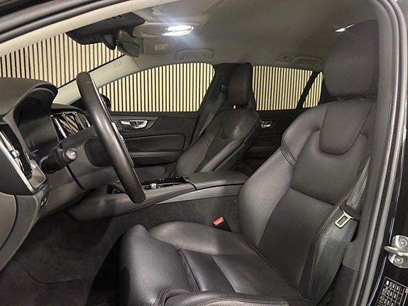 Volvo V60 11 of 27
