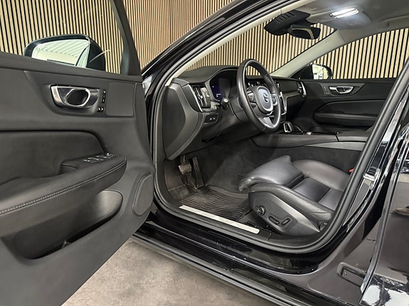Volvo V60 10 of 27